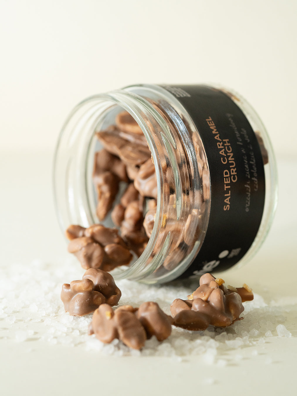 Salted Caramel Crunch - Orzeszki ziemne w karmelowej czekoladzie z solą.